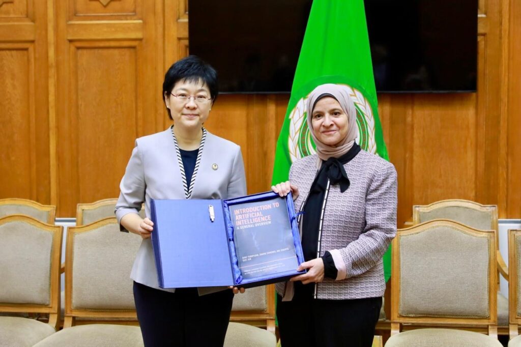 توقيع مذكرة تفاهم بين جامعة الدول العربية وجامعة بكين توقيع مذكرة تفاهم بين جامعة الدول العربية وجامعة بكين