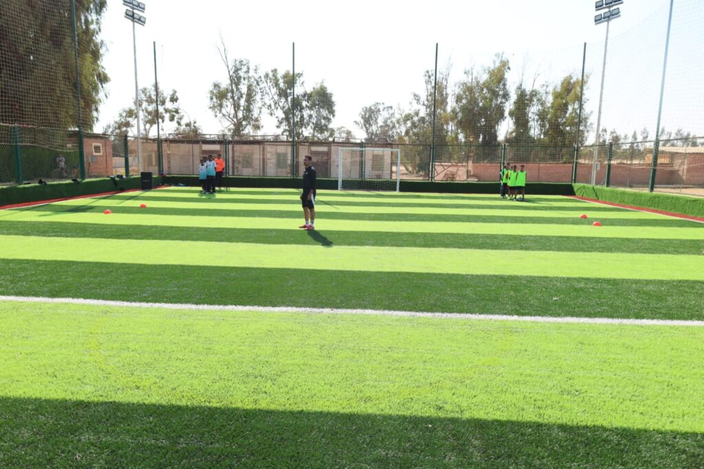 في ختام جولته التي امتدت ثلاثة أيام بالواحات البحرية.. محافظ الجيزة يفتتح الملعب الخماسي وصالة ألعاب القوى بنادي المناجم في ختام جولته التي امتدت ثلاثة أيام بالواحات البحرية.. محافظ الجيزة يفتتح الملعب الخماسي وصالة ألعاب القوى بنادي المناجم