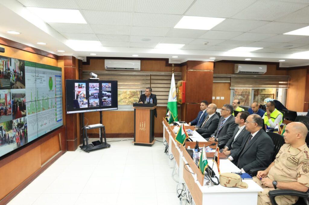 محافظ الجيزة يتابع انتظام فتح اللجان الانتخابية في ثاني أيام انتخابات مجلس النواب من داخل مركز السيطرة محافظ الجيزة يتابع انتظام فتح اللجان الانتخابية في ثاني أيام انتخابات مجلس النواب من داخل مركز السيطرة