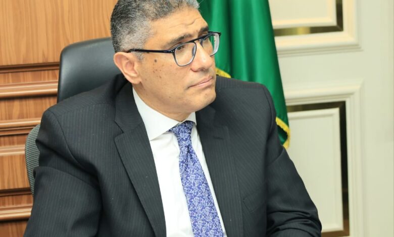 محافظ الجيزة يترأس لجنة اختيار مديري عموم الإدارات ويؤكد: الاختيار يقوم على الكفاءة وقدرة القيادات على تطوير الأداء