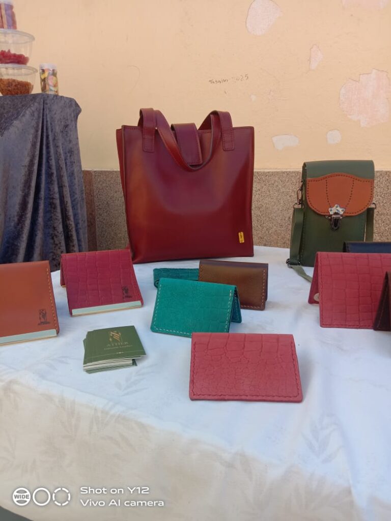 محافظ الجيزة يتابع فعاليات معرض الحرف اليدوية المقام بالتعاون مع منصة أيادي مصر