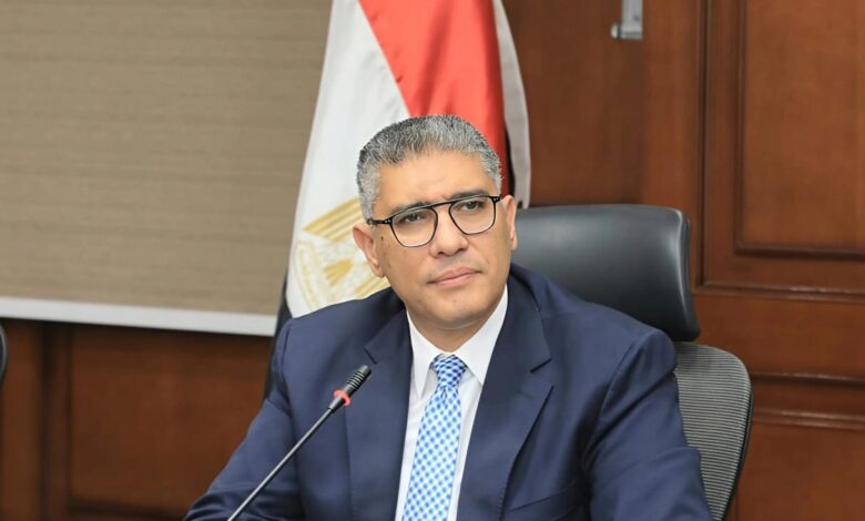 خمحافظ الجيزة: إنشاء إدارة للأسواق لضبط المنظومة وتعزيز الرقابة والقضاء على العشوائية