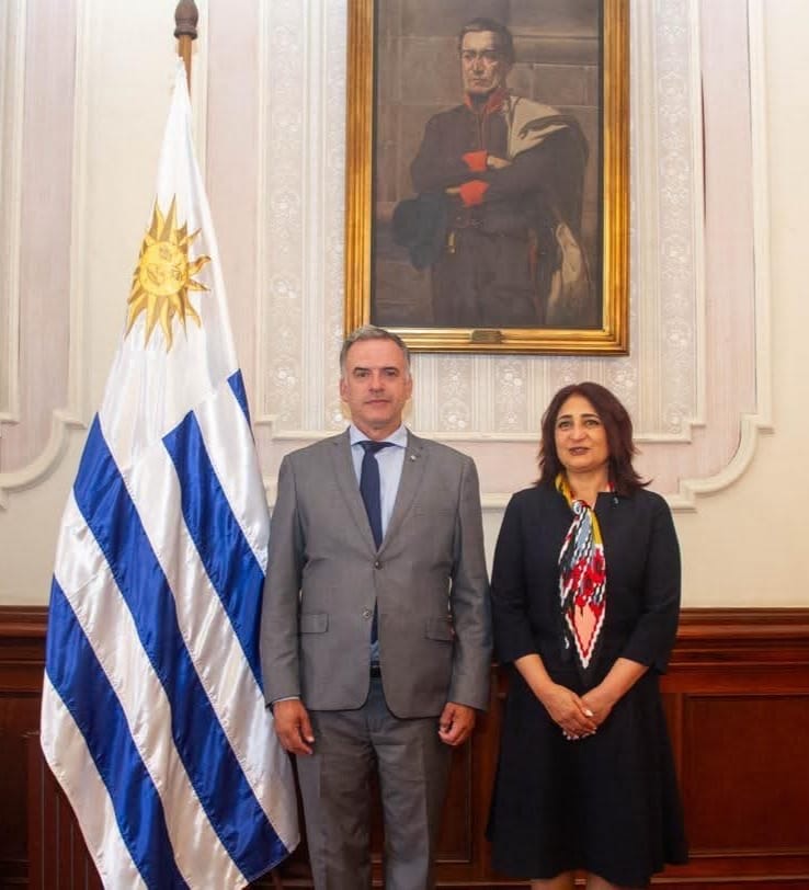 سفيرة جمهورية مصر العربية في مونتفيديو تسلّم أوراق اعتمادها لرئيس جمهورية الأوروجواي