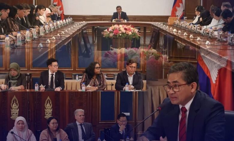 مؤتمر صحفي للخارجية الكمبوديه حول آخر تطورات القتال بين تايلاند وكمبوديا