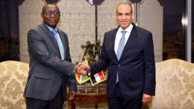 وزير الخارجية يلتقي نظيره البوروندي لبحث سبل تعزيز العلاقات الثنائية