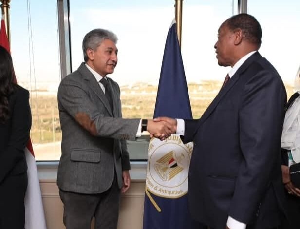 وزير السياحة والآثار يبحث مع وزير الإعلام والثقافة والفنون والرياضة التنزاني سبل تعزيز التعاون في المجالات ذات الاهتمام المشترك