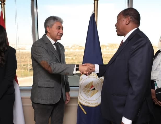 وزير السياحة والآثار يبحث مع وزير الإعلام والثقافة والفنون والرياضة التنزاني سبل تعزيز التعاون في المجالات ذات الاهتمام المشترك