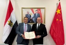 وسام علمي من بكين: سفير مصر في الصين يكرّم الدكتور سامح سمير تقديرًا لإنجازاته العالميك