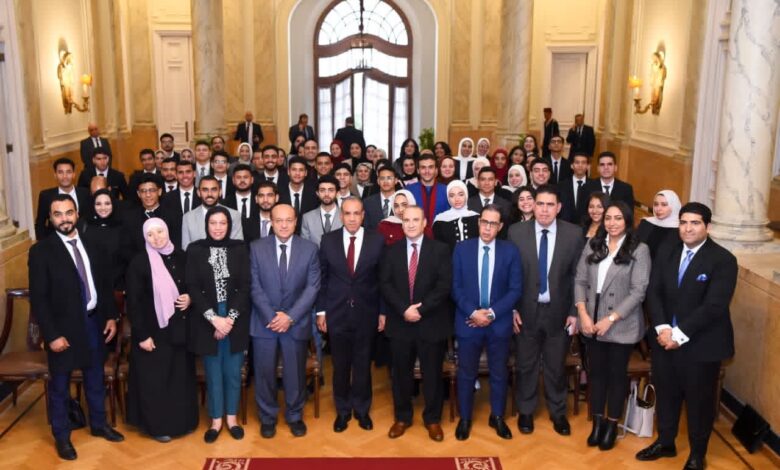 وزير الخارجية يستقبل طلبة كلية السياسة والاقتصاد بجامعة بني سويف وزير الخارجية يستقبل طلبة كلية السياسة والاقتصاد بجامعة بني سويف