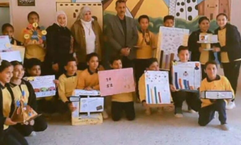 مدرسة عمر بن عبد العزيز تكرم قياداتها التعليمية لدورهم الرائد في دعم الأنشطة الطلابية