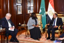 وزير الخارجية يلتقي مفوضة الاتحاد الأفريقي للتنمية الاقتصادية والتجارة والسياحة والصناعة والمعادن