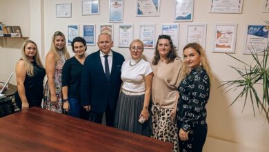 زايتشيكوف يزور المدارس الروسية بالغردقة