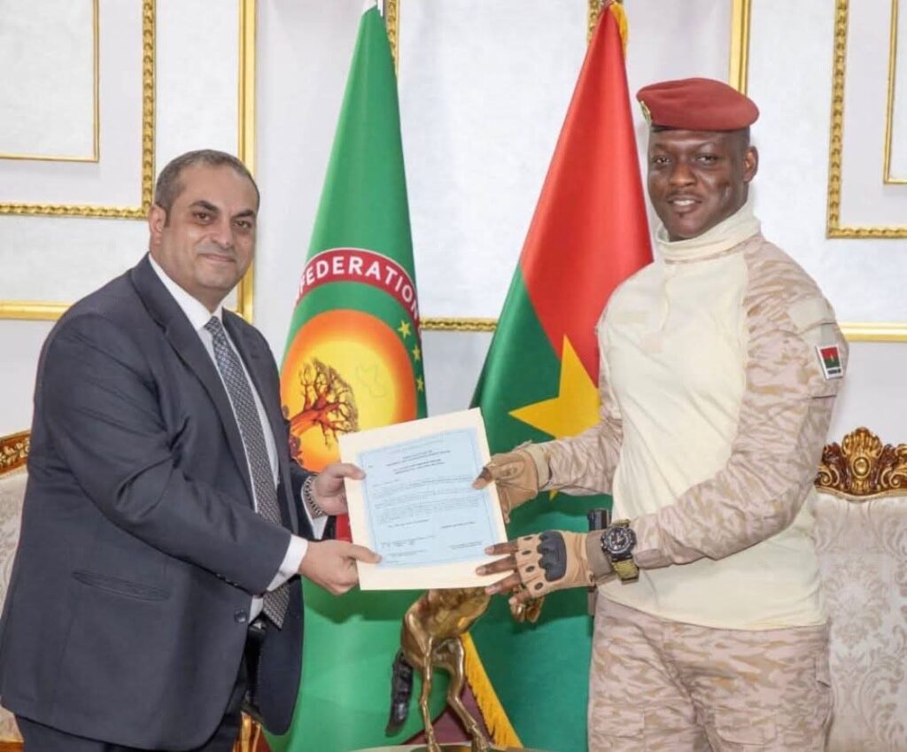 السفير المصرى يُقدم أوراق اعتماده إلى الرئيس البوركيني السفير المصرى يُقدم أوراق اعتماده إلى الرئيس البوركيني