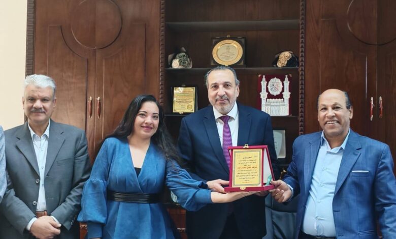 آداب العاصمة تكرّم شريف جاد