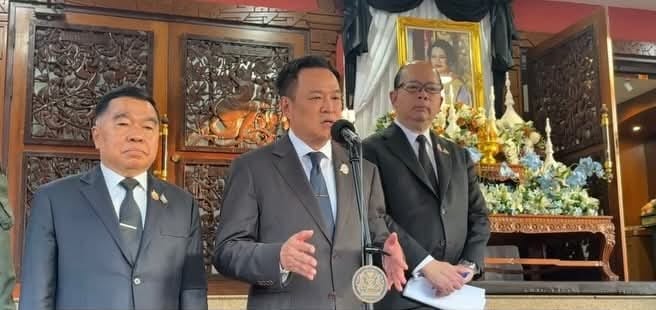 أخيراً … تايلاند توافق على وقف إطلاق النار مع كمبوديا