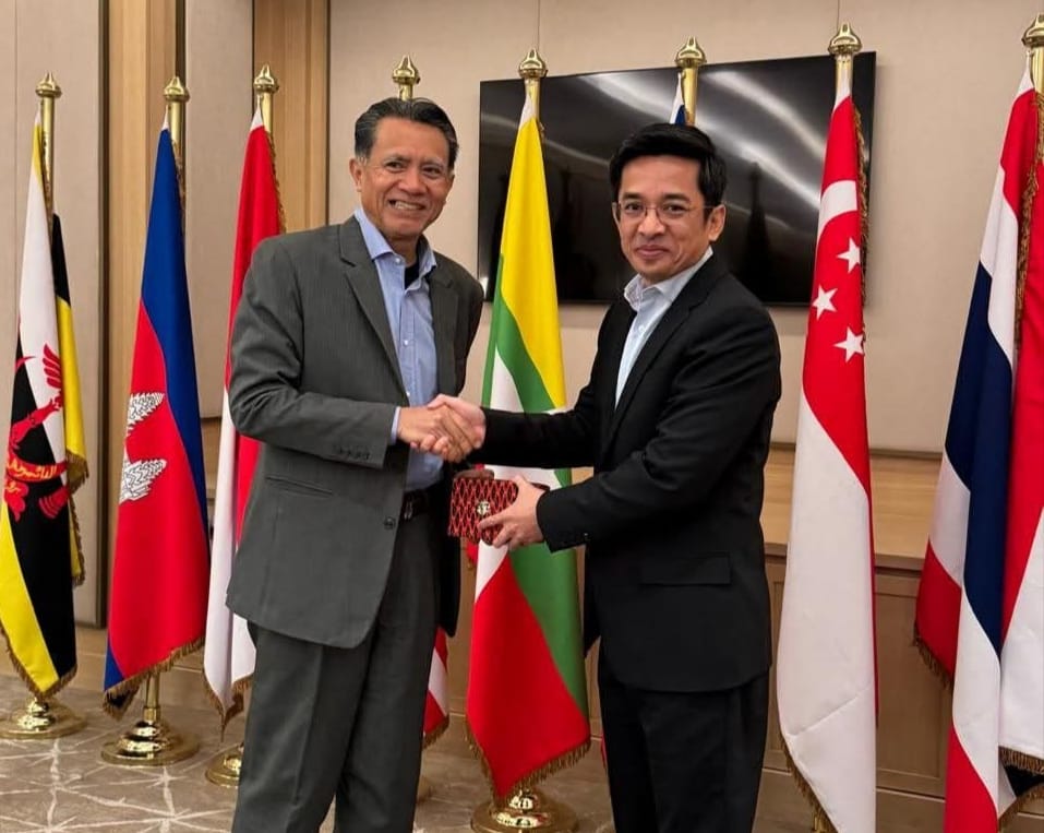 رابطة اسيان تكرم سفير اندونيسيا