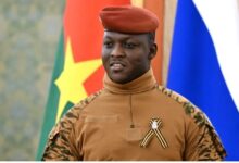 رئيس بوركينافاسو في ذكرى الاستقلال : نحن مراقبون والناس يتابعوننا وليس امامنا خيار سوى النجاح