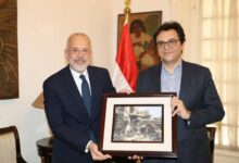 وزير الثقافة يبحث مع سفير اليونان بالقاهرة تعزيز التعاون الثقافي والفني بين البلدين