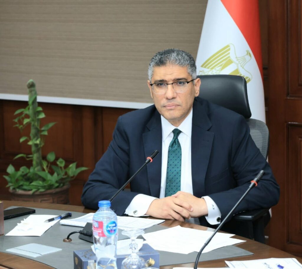 محافظ الجيزة: تحصين وتعقيم 1296 كلبًا ضالًا خلال شهر لمواجهة الظاهرة