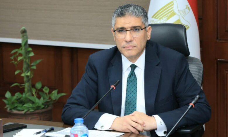 محافظ الجيزة: تحصين وتعقيم 1296 كلبًا ضالًا خلال شهر لمواجهة الظاهرة