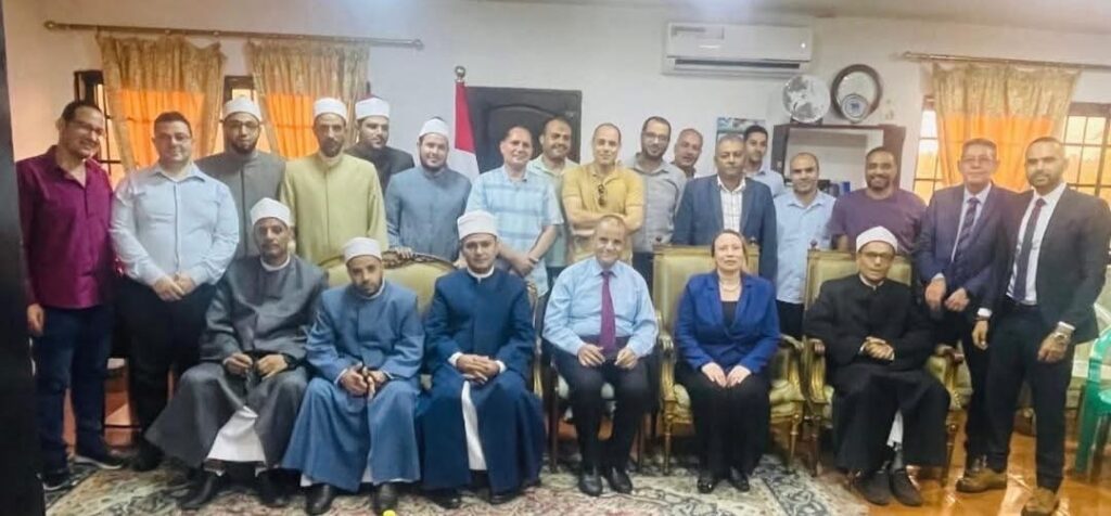 السفيرة المصرية لدى سيراليون تلتقي أعضاء الجالية المصرية السفيرة المصرية لدى سيراليون تلتقي أعضاء الجالية المصرية