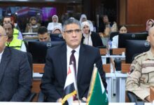 محافظ الجيزة يتابع فتح لجان الدائرة الثامنة ” إمبابة والمنيرة الغربية” من داخل مركز السيطرة للطوارئ وانتظام العملية الانتخابية