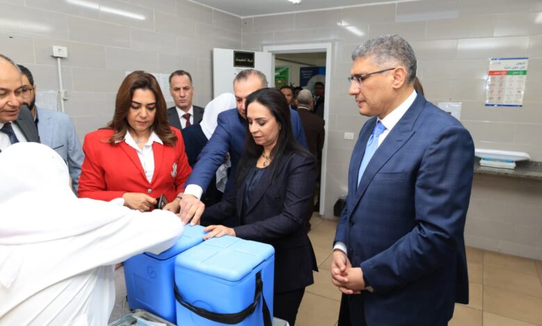 وزيرتا التضامن الاجتماعي والتنمية المحلية ومحافظ الجيزة يفتتحون المجمع الخدمي بمساكن روضة السودان وزيرتا التضامن الاجتماعي والتنمية المحلية ومحافظ الجيزة يفتتحون المجمع الخدمي بمساكن روضة السودان