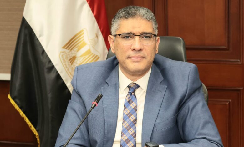 محافظ الجيزة: توزيع ٢ طن من لحوم صكوك الأضاحي على الأسر الأولى بالرعاية في أوسيم وأبو النمرس والحوامدية والشيخ زايد والهرم محافظ الجيزة: توزيع ٢ طن من لحوم صكوك الأضاحي على الأسر الأولى بالرعاية في أوسيم وأبو النمرس والحوامدية والشيخ زايد والهرم