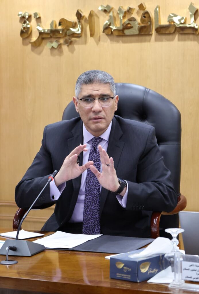 محافظ الجيزة يترأس اجتماع المجلس الإقليمي للسكان لمتابعة مؤشرات الخصائص السكانية لعام 2025 وخطة العمل في العام الجديد بحضور نائب وزير الصحة والسكان