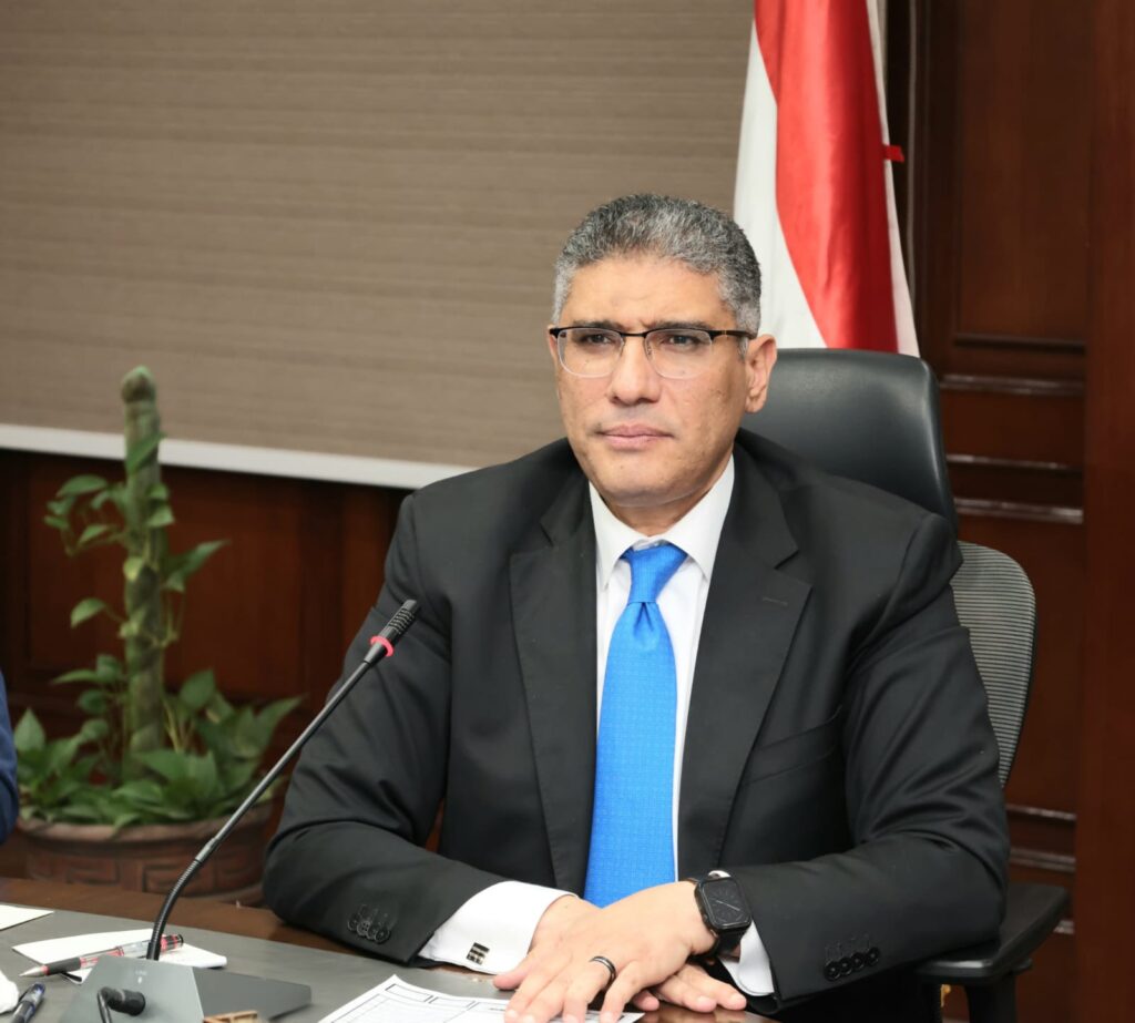 محافظة الجيزة تُعزز منظومة التعامل مع مياه الأمطار بإنشاء 302 بالوعة بمختلف الأحياء والمراكز