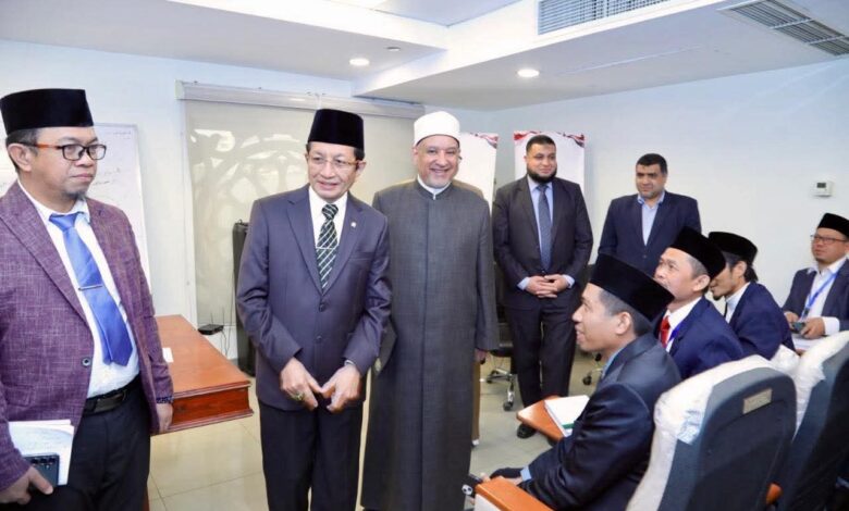 وزير الشؤون الدينية الإندونيسية يزور “أكاديمية الأزهر العالمية” ويشيد بدور “الأزهر ” في تأهيل الأئمة الوافدين