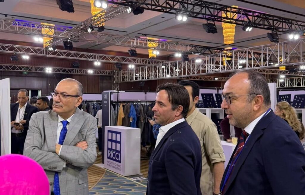 سفير تركيا : على هامش معرض منتجات الجينز نقوم بالاعداد لعالم الأعمال لأجل انتعاشة اقتصادية مصرية تركية سفير تركيا : على هامش معرض منتجات الجينز نقوم بالاعداد لعالم الأعمال لأجل انتعاشة اقتصادية مصرية تركية