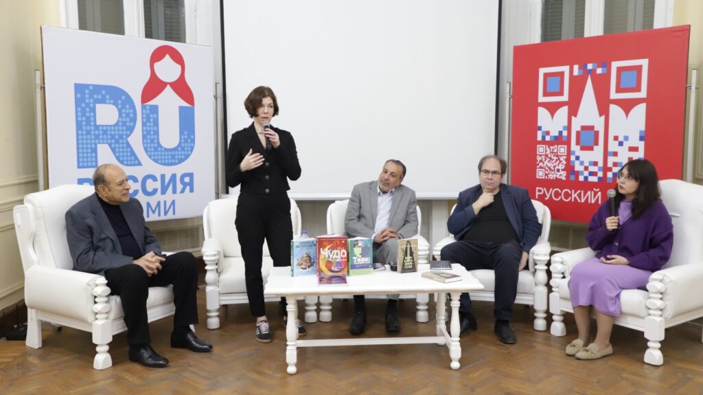 في أمسية أدبية مهمة الكتاب الروس: الذكاء الاصطناعي يهدد الإبداع.