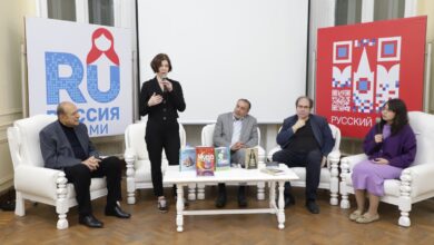 في أمسية أدبية مهمة الكتاب الروس: الذكاء الاصطناعي يهدد الإبداع.