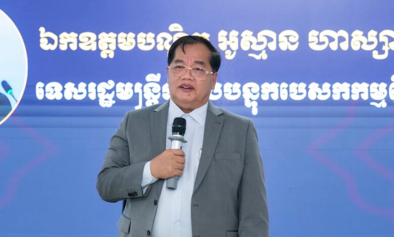 دعا معالي الوزير عثمان حسن كمتحدث في اجتماع تعزيز قطاع التربية الإسلامية في كمبودي