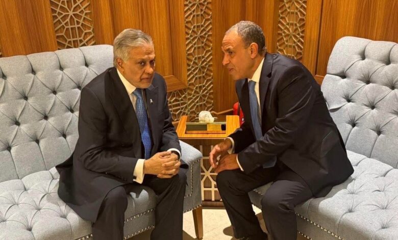 وزير الخارجية يلتقى نظيره الباكستاني ويبحثان تعزيز العلاقات الثنائية والتطورات الإقليمية وزير الخارجية يلتقى نظيره الباكستاني ويبحثان تعزيز العلاقات الثنائية والتطورات الإقليمية