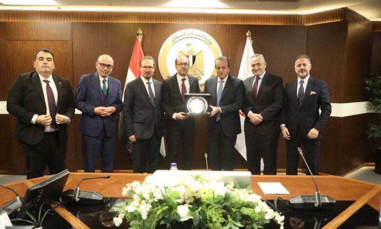 نائب رئيس الوزراء وزير الصحة يتابع مع وفد تركي تنفيذ «مدينة العاصمة الطبية».. نقلة نوعية في الرعاية والتدريب والسياحة العلاجية نائب رئيس الوزراء وزير الصحة يتابع مع وفد تركي تنفيذ «مدينة العاصمة الطبية».. نقلة نوعية في الرعاية والتدريب والسياحة العلاجية