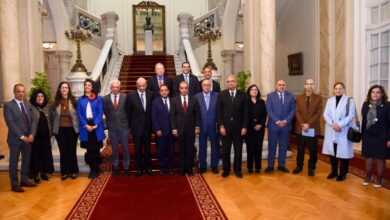 وزير الخارجية يلتقي أعضاء اللجنة الوطنية لآلية مراجعة النظراء الأفريقية