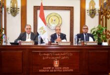 وزير الخارجية يجتمع مع قيادات الوزارة ويتابع سير العمل وتطوير الأداء المؤسسي