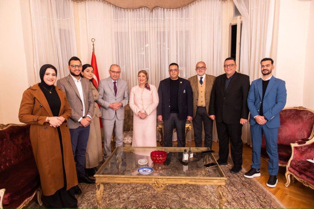 السفير التركي في القاهرة يبحث سبل تعزيز التعاون السياحي مع الجانب المصري السفير التركي في القاهرة يبحث سبل تعزيز التعاون السياحي مع الجانب المصري