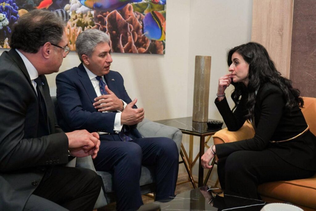 وزير السياحة والآثار يستكمل لقاءاته الرسمية بالعاصمة الإسبانية مدريد بلقاء أمين عام منظمة الأمم المتحدة للسياحة وزير السياحة والآثار يستكمل لقاءاته الرسمية بالعاصمة الإسبانية مدريد بلقاء أمين عام منظمة الأمم المتحدة للسياحة