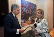 وزير السياحة والآثار يلتقي بالرئيس التنفيذي للمجلس العالمي للسفر والسياحة WTTC على هامش مشاركته في معرض FITUR 2026 بمدريد