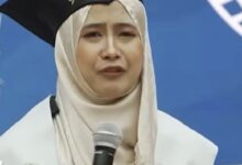 بالدموع.. رسالة مؤثرة لخريجة إندونيسية بحفل تخرجها من الأزهر امتنانًا لـ مصر وزميلاتها بالجامعة