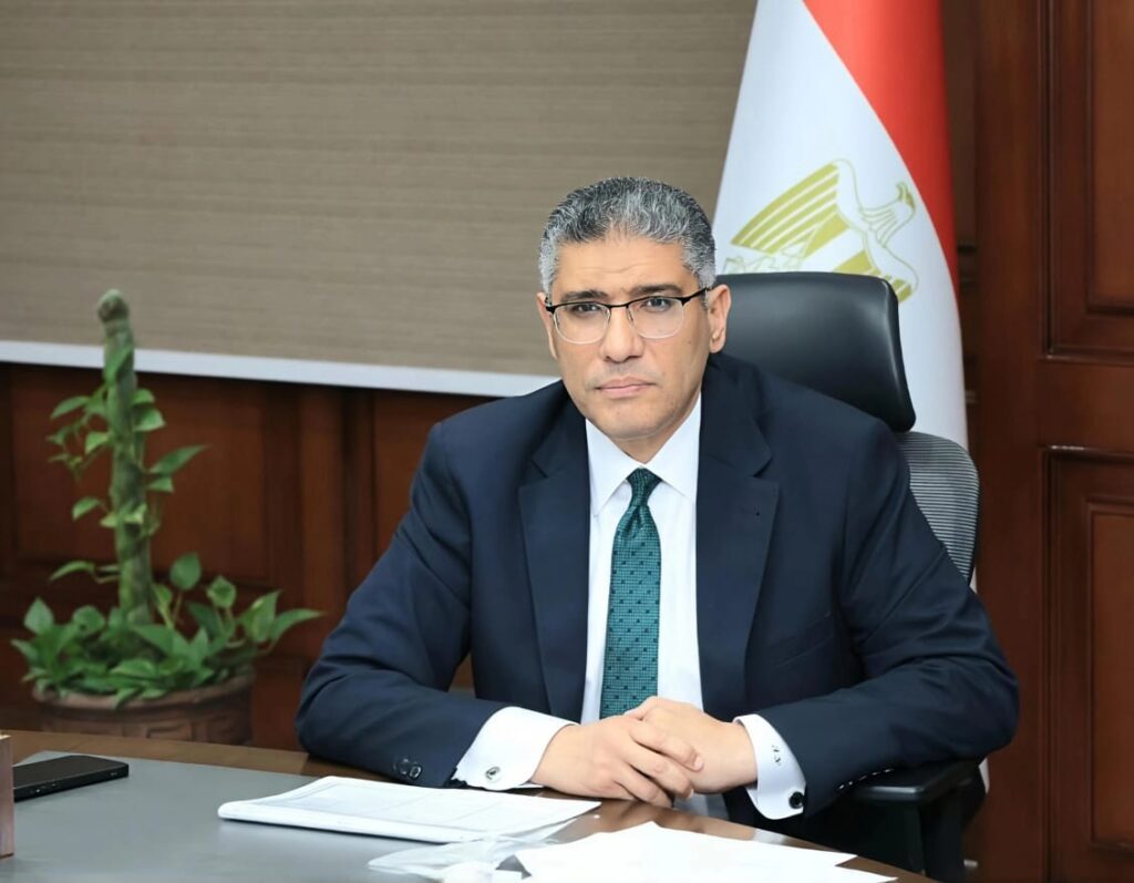 محافظ الجيزة يتابع انتظام تشغيل سوق اليوم الواحد بشارع الصوامع بحي إمبابة