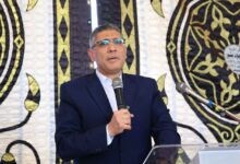 محافظ الجيزة يسلم عقود 256 وحدة سكنية كاملة التجهيز لمتضرري السيول بالصف