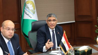 محافظ الجيزة يتواصل هاتفيًا مع طلاب الشهادة الإعدادية بمستشفى 57357 ويطمئن على حالتهم الصحية وانتظام الامتحانا