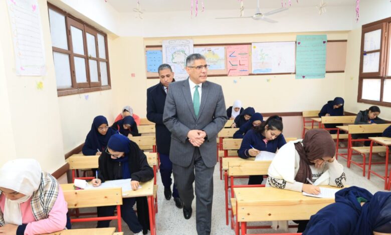 محافظ الجيزة يتفقد سير امتحانات الشهادة الإعدادية بمدارس العلم النافع والسلام بحي الهرم