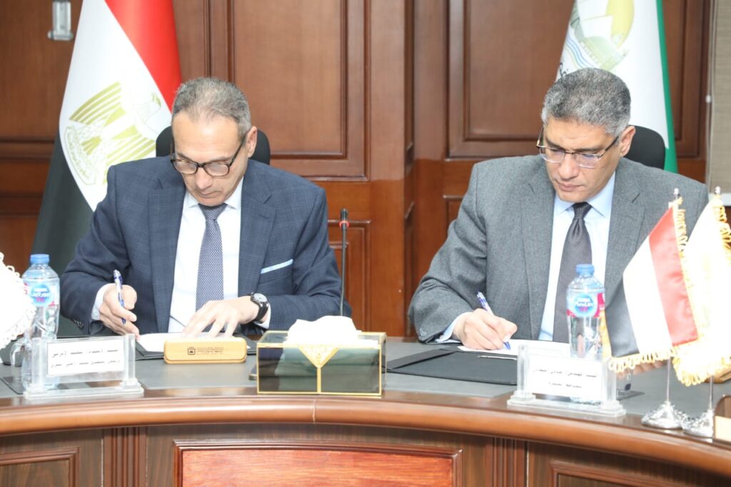 محافظة الجيزة توقّع بروتوكول تعاون مع البنك الأهلي المصري لدعم المستثمرين بالمناطق الصناعية