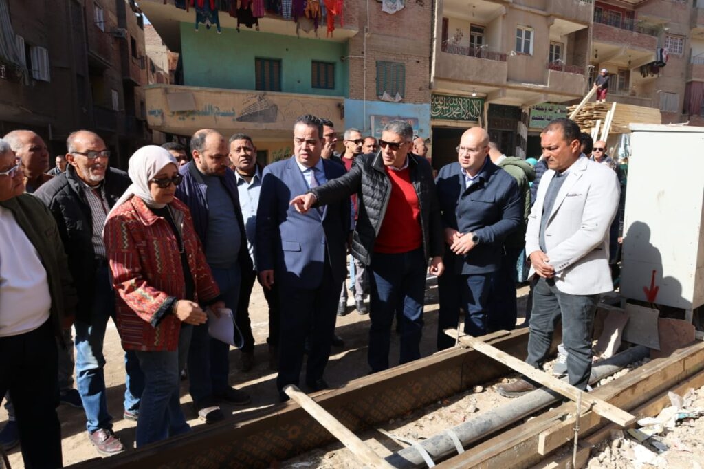 محافظ الجيزة : تطوير ورصف طريق جسر المنوات بالحوامدية بطول 2 كم 