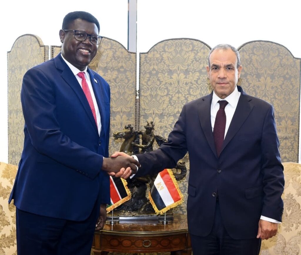 وزير الخارجية يستقبل نظيره الجنوب سوداني ويبحثان سبل تعزيز العلاقات الثنائية وزير الخارجية يستقبل نظيره الجنوب سوداني ويبحثان سبل تعزيز العلاقات الثنائية